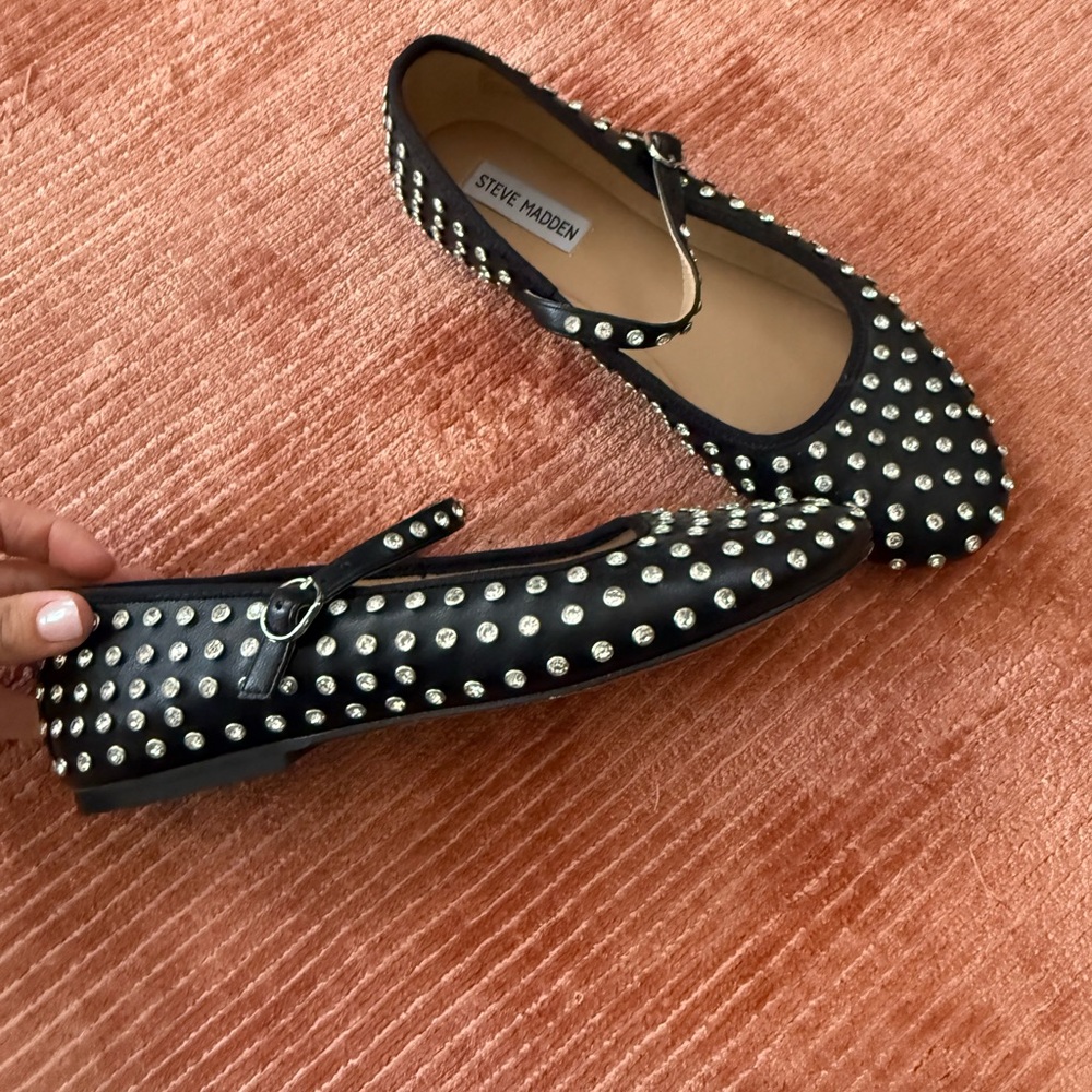 Steve Madden Black Studded Flats